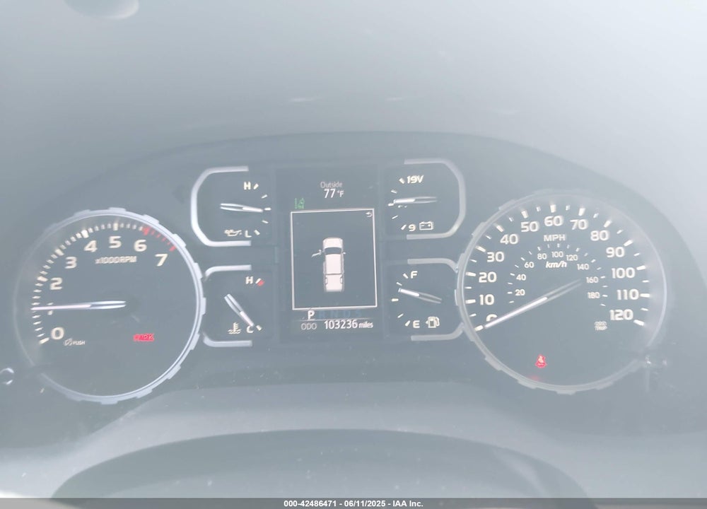 2019 TOYOTA TUNDRA SR5 5.7L V8 VIN: 5TFDW5F13KX811573