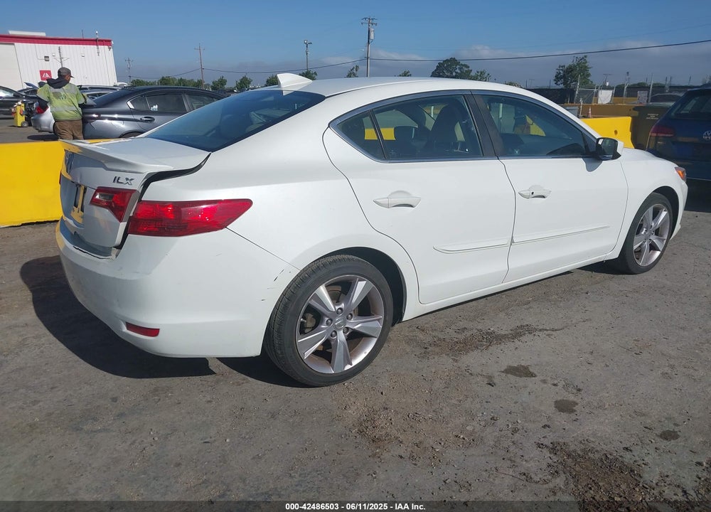 2013 ACURA ILX 2.0L VIN: 19VDE1F73DE018446