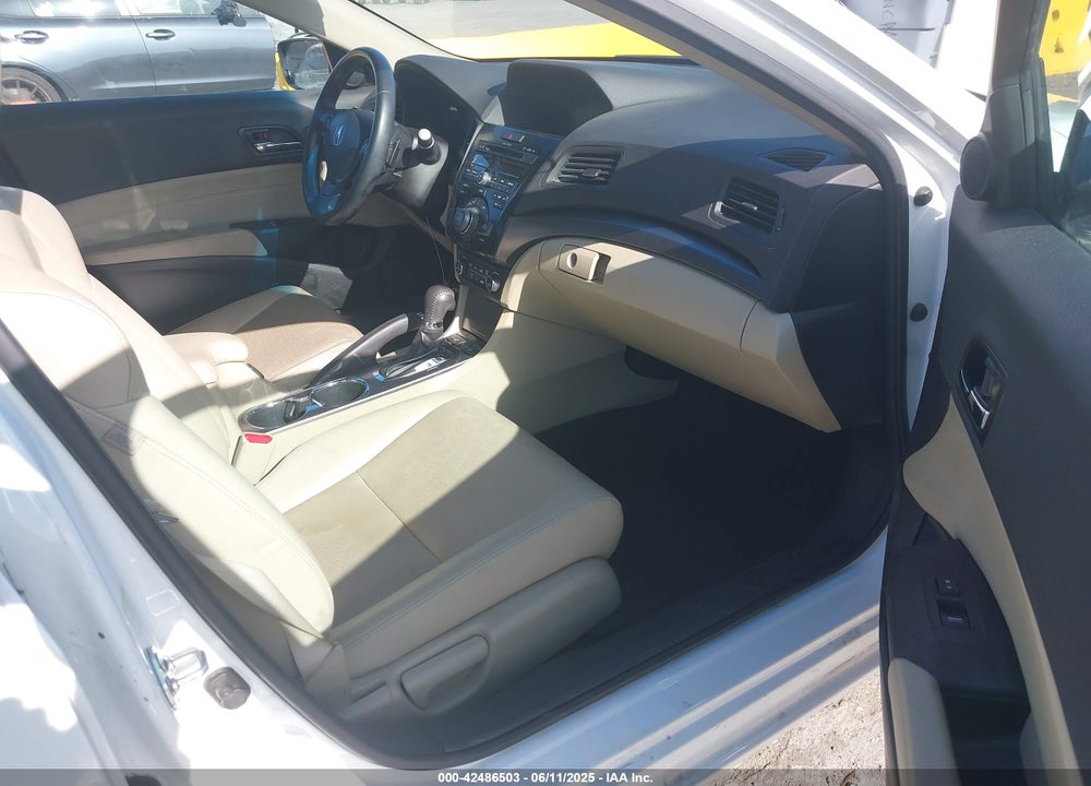 2013 ACURA ILX 2.0L VIN: 19VDE1F73DE018446