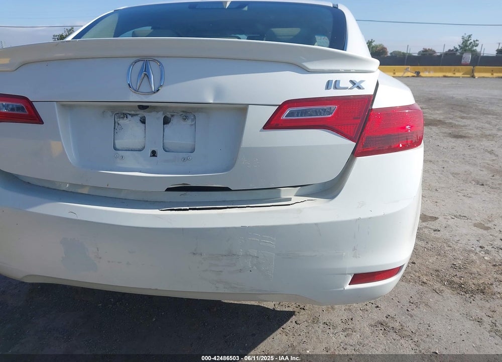2013 ACURA ILX 2.0L VIN: 19VDE1F73DE018446
