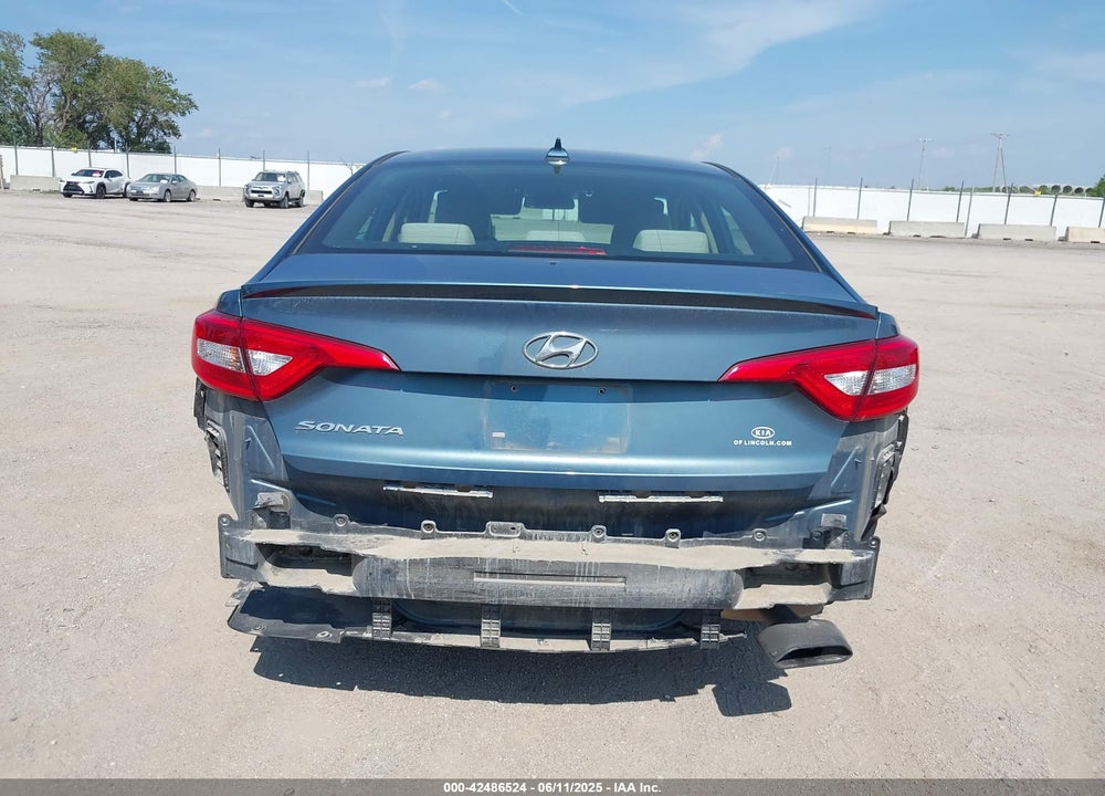 2017 HYUNDAI SONATA VIN: 5NPE24AF2HH529376