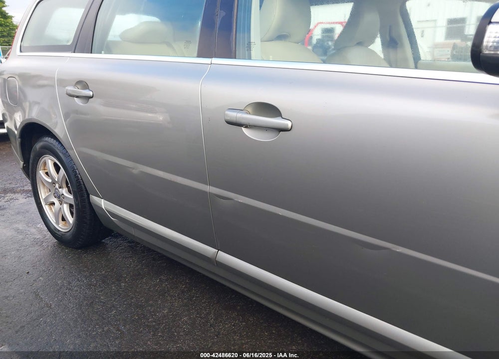 2008 VOLVO V70 VIN: YV1BW982381047279