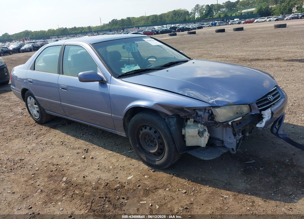 2000 TOYOTA CAMRY LE VIN: JT2BG22K0Y0520055