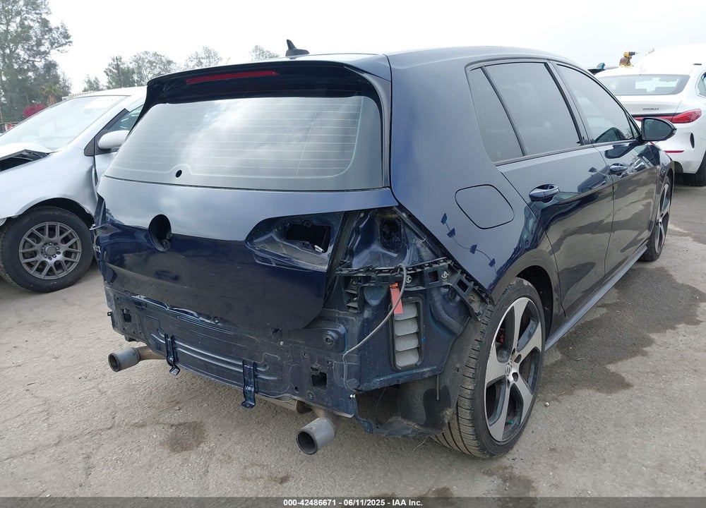 2015 VOLKSWAGEN GOLF GTI 2.0T AUTOBAHN 4-DOOR VIN: 3VW4T7AU3FM071179