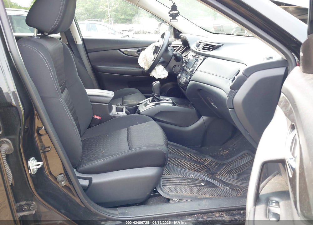 2017 NISSAN ROGUE VIN: KNMAT2MV6HP613577