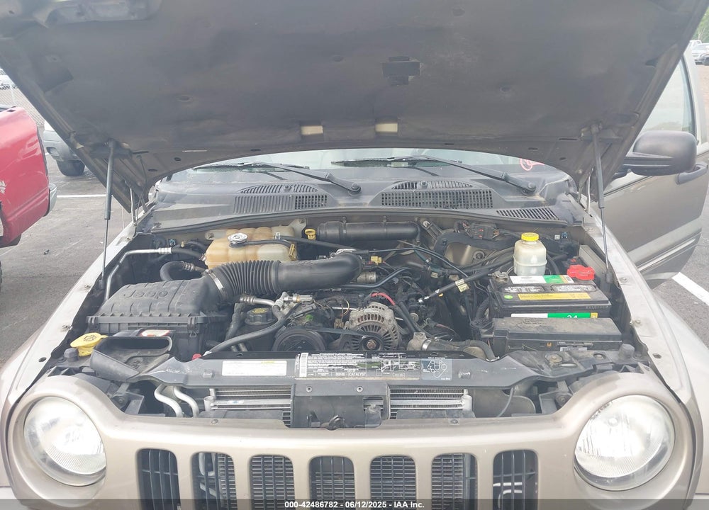 2004 JEEP LIBERTY VIN: 1J4GL58K94W104525