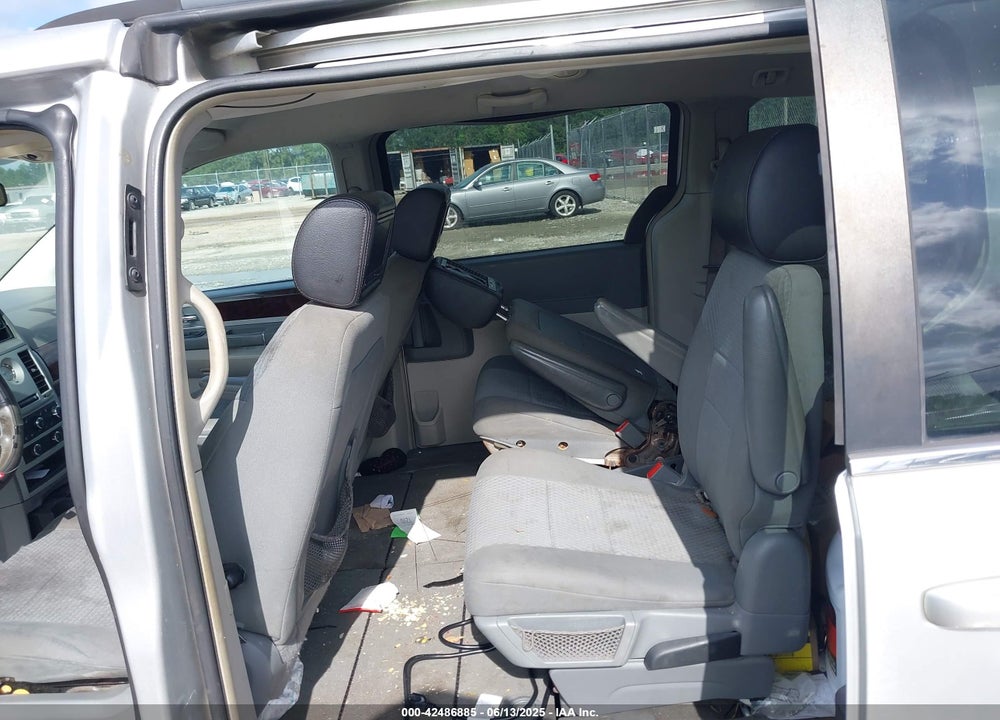 2010 CHRYSLER TOWN & COUNTRY TOURING VIN: 2A4RR5D14AR214553