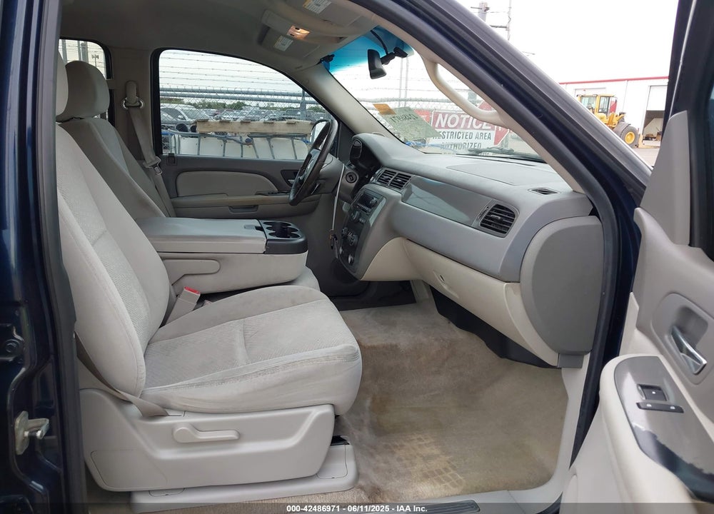 2008 CHEVROLET TAHOE VIN: 1GNFC13C78R132796