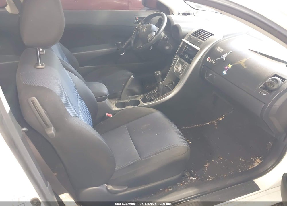2006 TOYOTA SCION TC VIN: JTKDE177X60112706