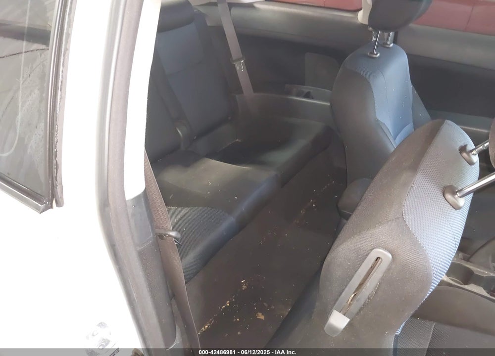 2006 TOYOTA SCION TC VIN: JTKDE177X60112706