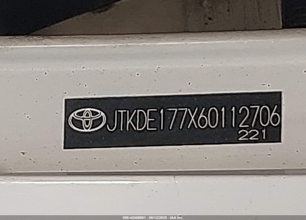 2006 TOYOTA SCION TC VIN: JTKDE177X60112706