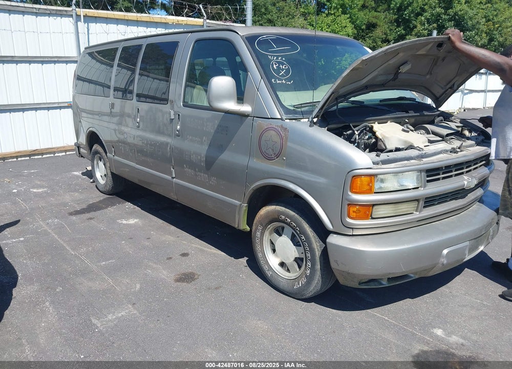 2001 CHEVROLET EXPRESS LT VIN: 1GNFG65R511224707