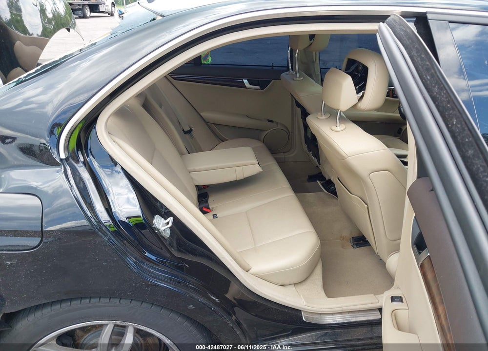 2012 MERCEDES-BENZ C 250 VIN: WDDGF4HB5CR237809