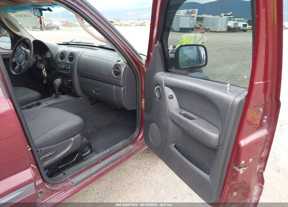 2003 JEEP LIBERTY SPORT VIN: 1J4GL48KX3W675790