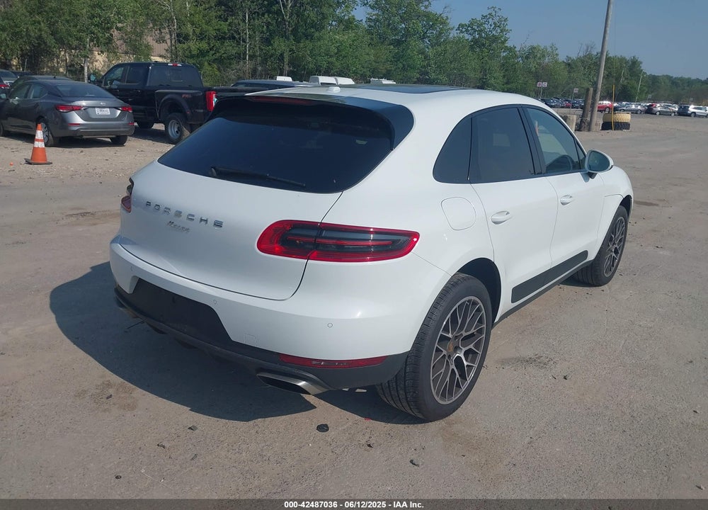 2018 PORSCHE MACAN VIN: WP1AA2A50JLB21679