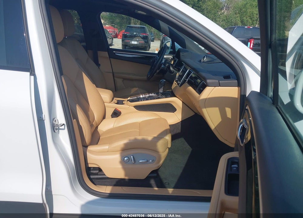 2018 PORSCHE MACAN VIN: WP1AA2A50JLB21679