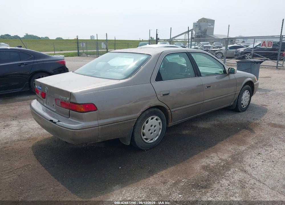 1999 TOYOTA CAMRY LE VIN: 4T1BG28K2XU873401