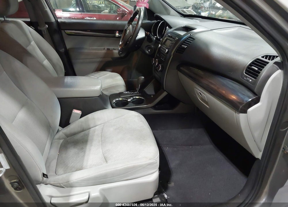 2012 KIA SORENTO VIN: 5XYKTDA28CG286508