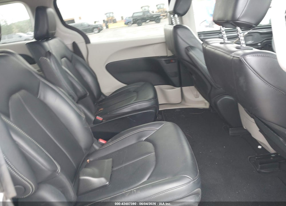 2023 CHRYSLER PACIFICA HYBRID TOURING L VIN: 2C4RC1L74PR579782