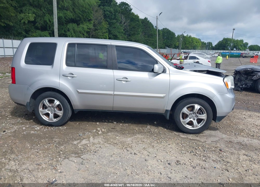 2015 HONDA PILOT EX VIN: 5FNYF3H49FB004777