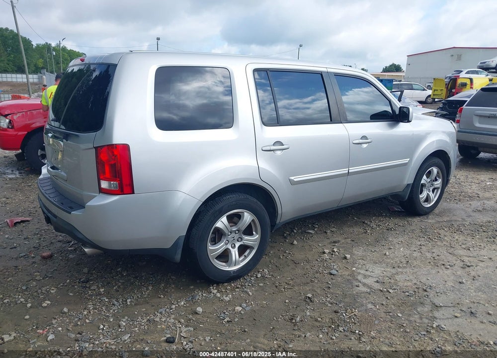 2015 HONDA PILOT EX VIN: 5FNYF3H49FB004777