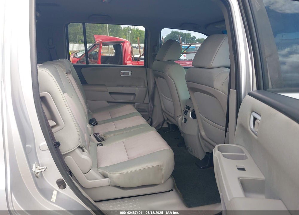 2015 HONDA PILOT EX VIN: 5FNYF3H49FB004777