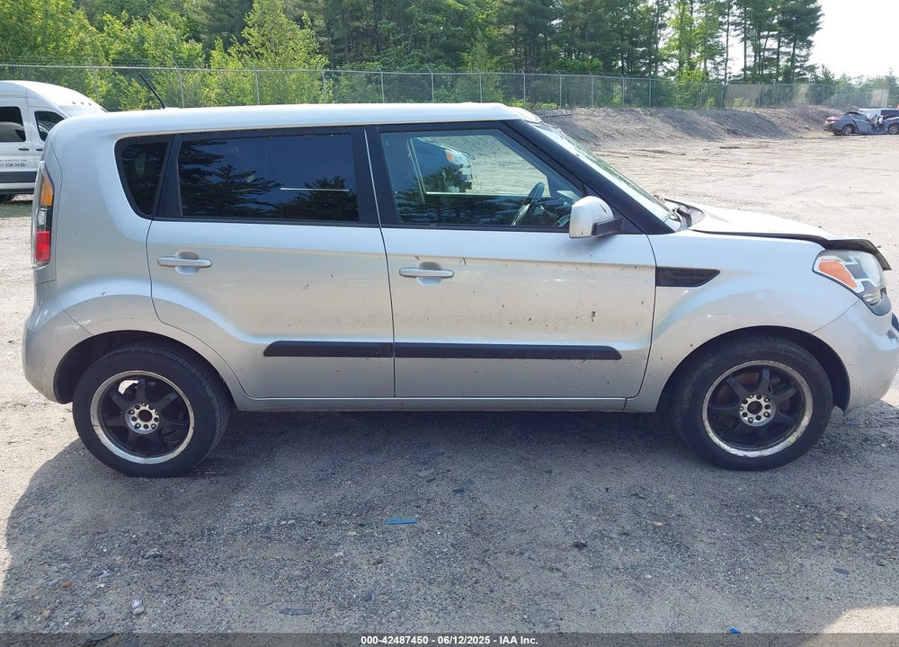 2011 KIA SOUL VIN: KNDJT2A21B7704886