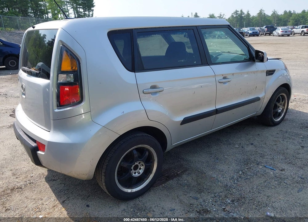2011 KIA SOUL VIN: KNDJT2A21B7704886