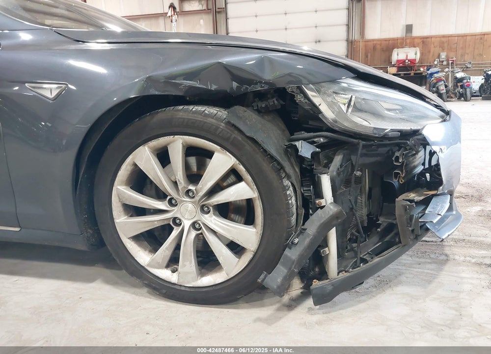 2016 TESLA MODEL S 60D/70D/75D/85D/90D VIN: 5YJSA1E22GF124109