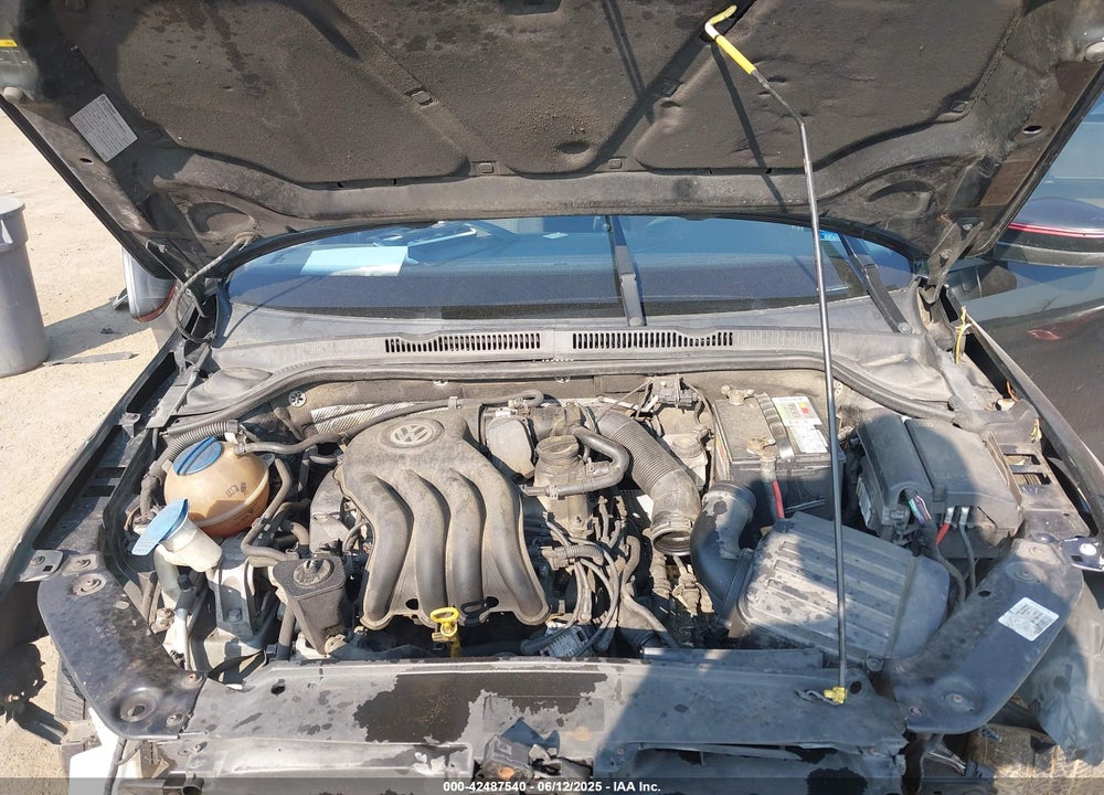 2015 VOLKSWAGEN JETTA SEDAN VIN: 3VW2K7AJ3FM232825