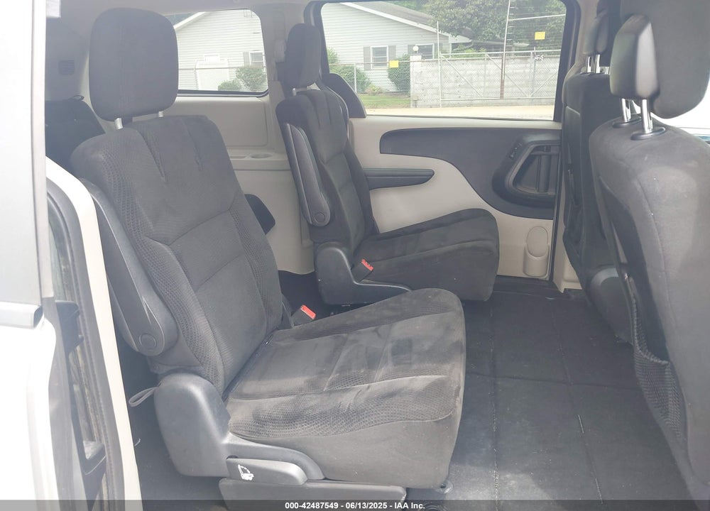 2016 DODGE GRAND CARAVAN SXT VIN: 2C4RDGCG1GR273591
