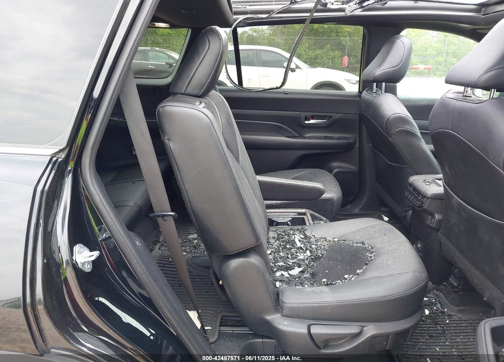2024 TOYOTA HIGHLANDER VIN: 5TDADAB55RS002120
