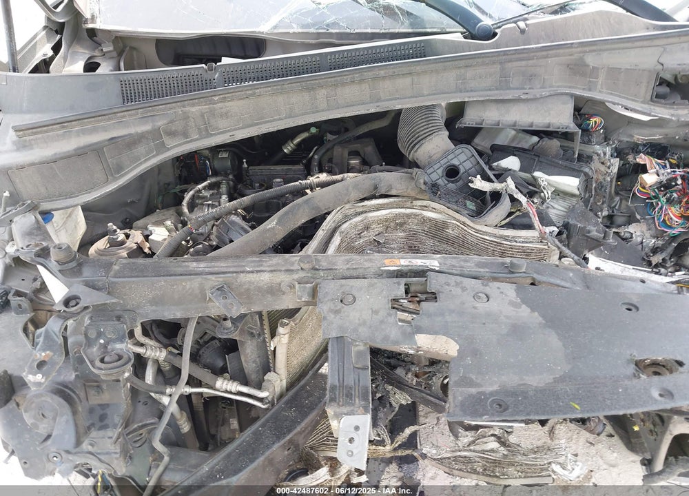 2018 HYUNDAI SANTA FE VIN: 5NMZUDLB0JH077761