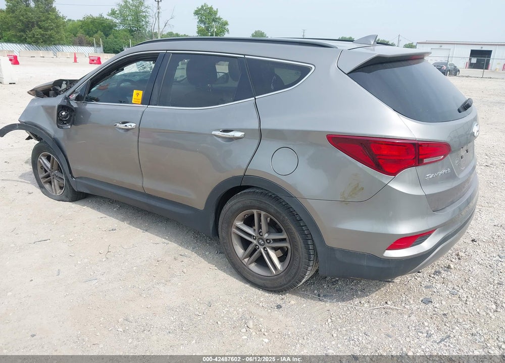 2018 HYUNDAI SANTA FE VIN: 5NMZUDLB0JH077761