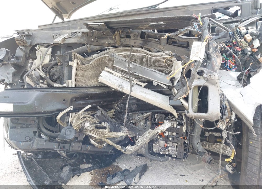 2018 HYUNDAI SANTA FE VIN: 5NMZUDLB0JH077761