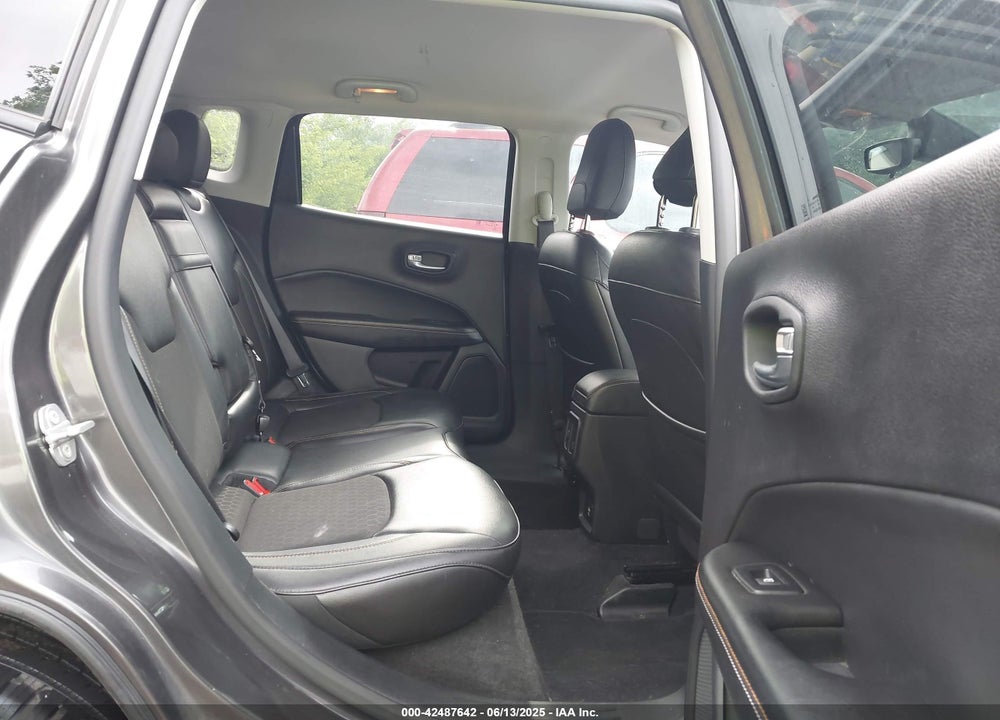 2018 JEEP COMPASS VIN: 3C4NJCBB3JT268094