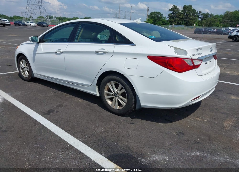 2013 HYUNDAI SONATA GLS VIN: 5NPEB4AC2DH674482