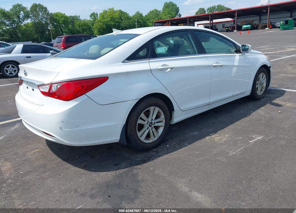 2013 HYUNDAI SONATA GLS VIN: 5NPEB4AC2DH674482