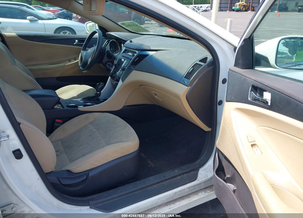 2013 HYUNDAI SONATA GLS VIN: 5NPEB4AC2DH674482