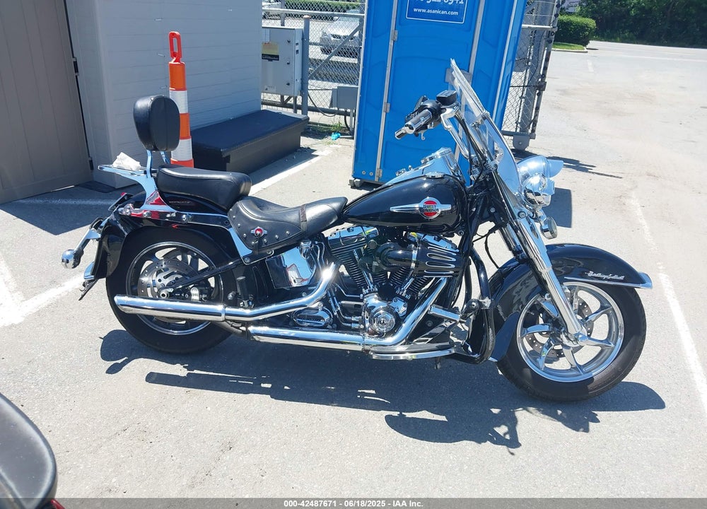2017 HARLEY-DAVIDSON FLSTC HERITAGE SOFTAIL CLASSIC VIN: 1HD1BWV19HB045858