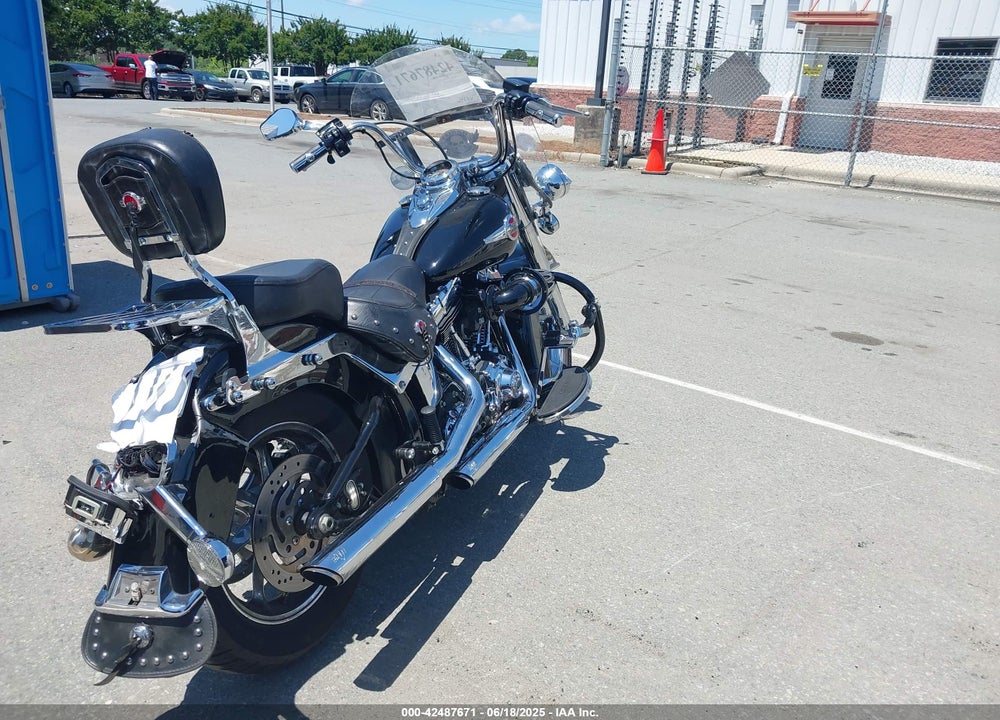 2017 HARLEY-DAVIDSON FLSTC HERITAGE SOFTAIL CLASSIC VIN: 1HD1BWV19HB045858