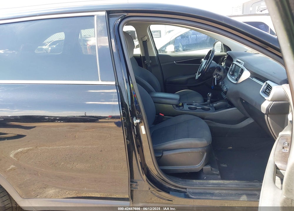 2017 KIA SORENTO VIN: 5XYPGDA31HG282522