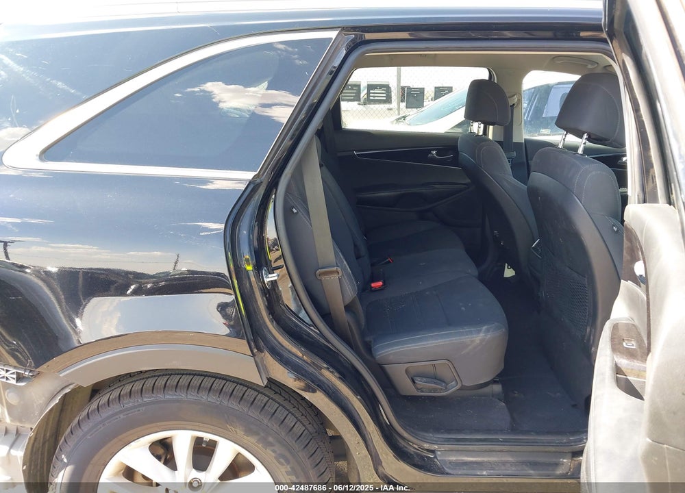 2017 KIA SORENTO VIN: 5XYPGDA31HG282522