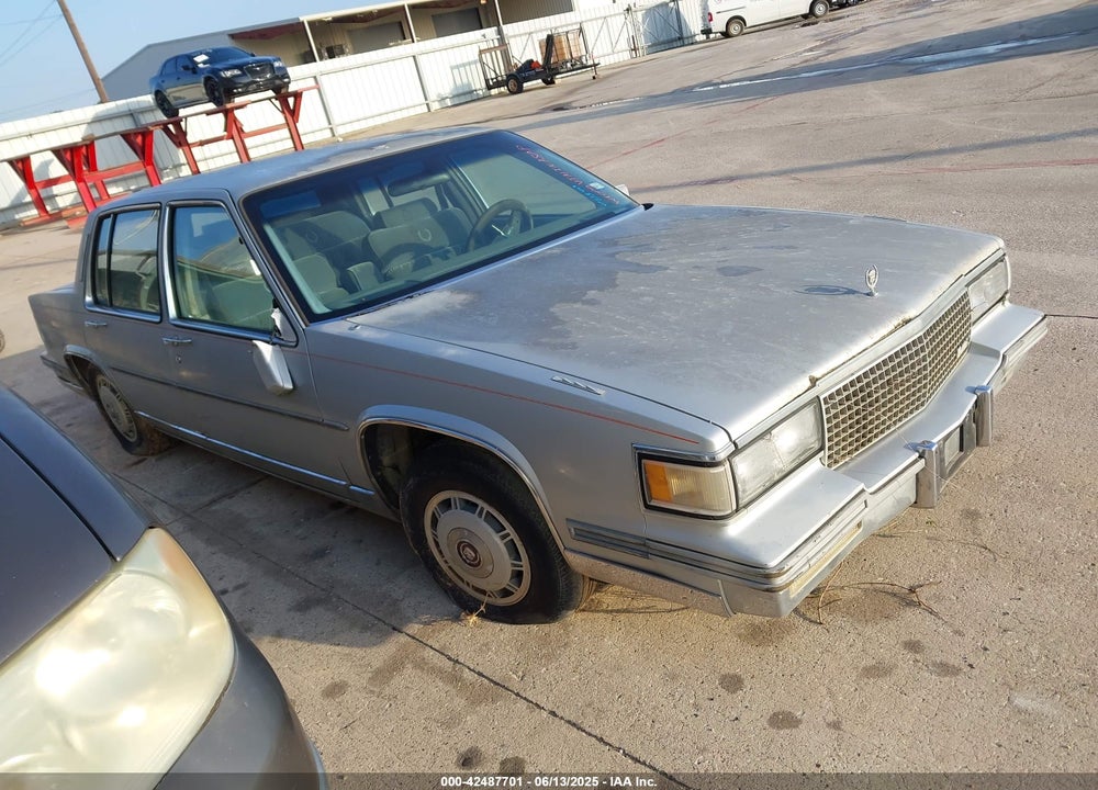 1988 CADILLAC FLEETWOOD DELEGANCE VIN: 1G6CB5157J4271469