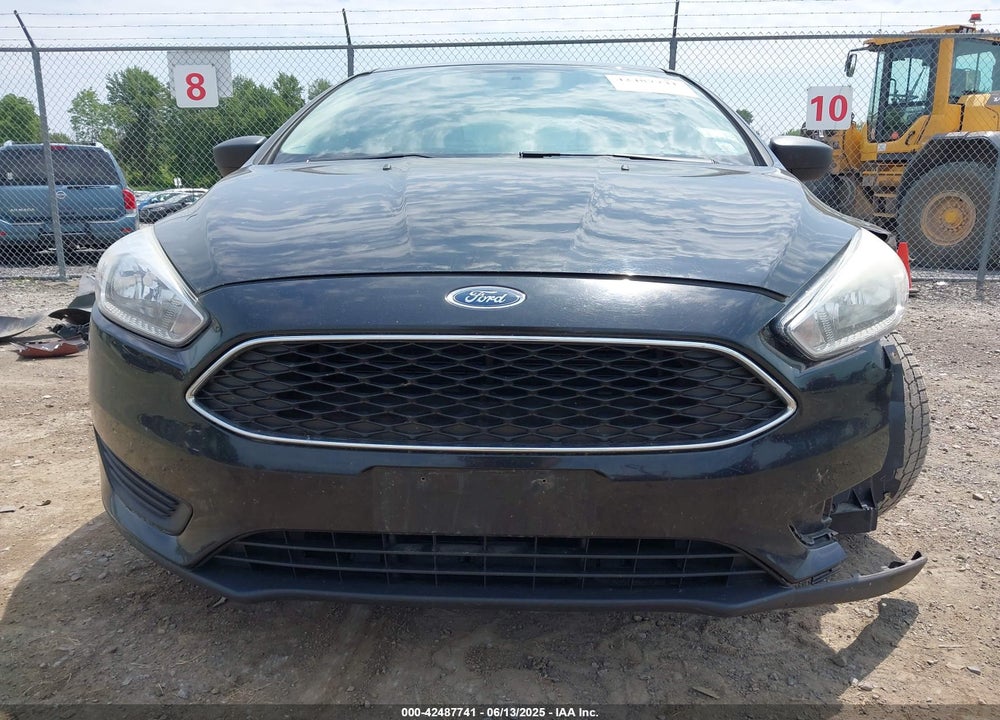 2016 FORD FOCUS VIN: 1FADP3E23GL228033