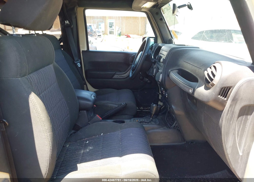 2011 JEEP WRANGLER / VIN: 1J4AA2D12BL516937
