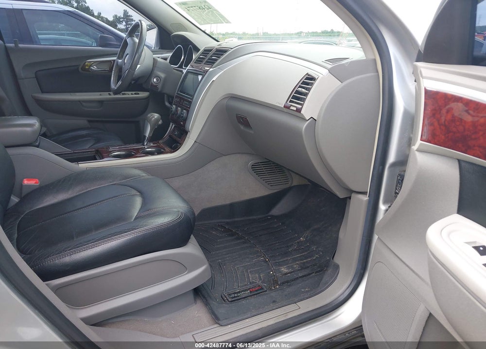 2009 CHEVROLET TRAVERSE VIN: 1GNER23D29S161240