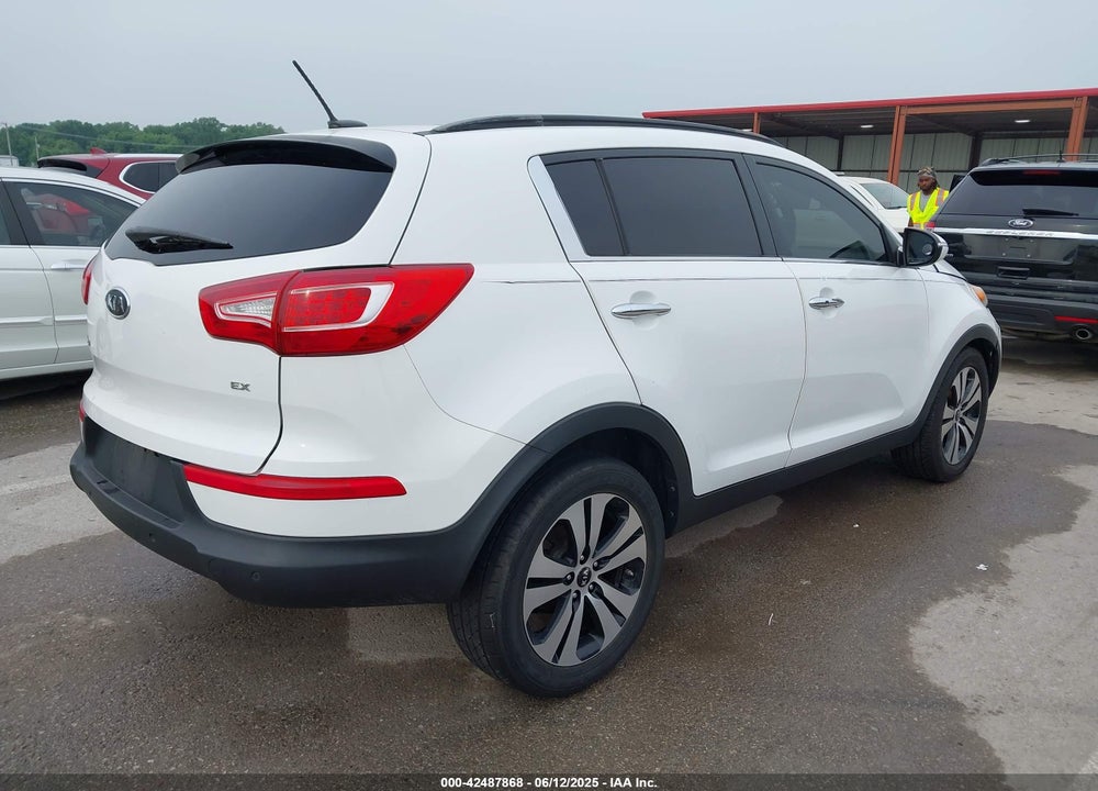 2011 KIA SPORTAGE VIN: KNDPC3A28B7105127