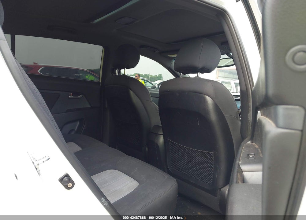 2011 KIA SPORTAGE VIN: KNDPC3A28B7105127