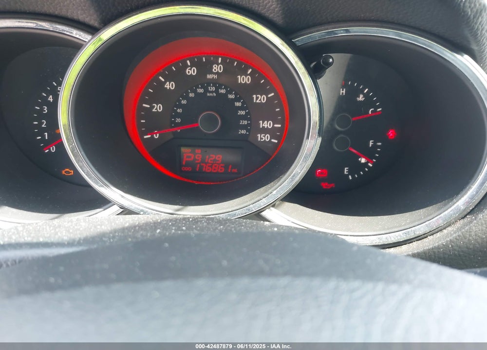2011 KIA SORENTO SX V6 VIN: 5XYKW4A28BG102674